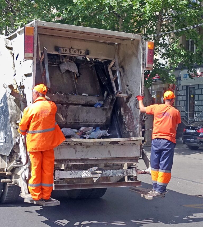 Xe ép rác chuyên dụng 6.5 tấn 01 - Ảnh minh họa tạm thời